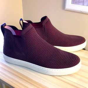 Rothy’s berry lattice stitch Chelsea boots